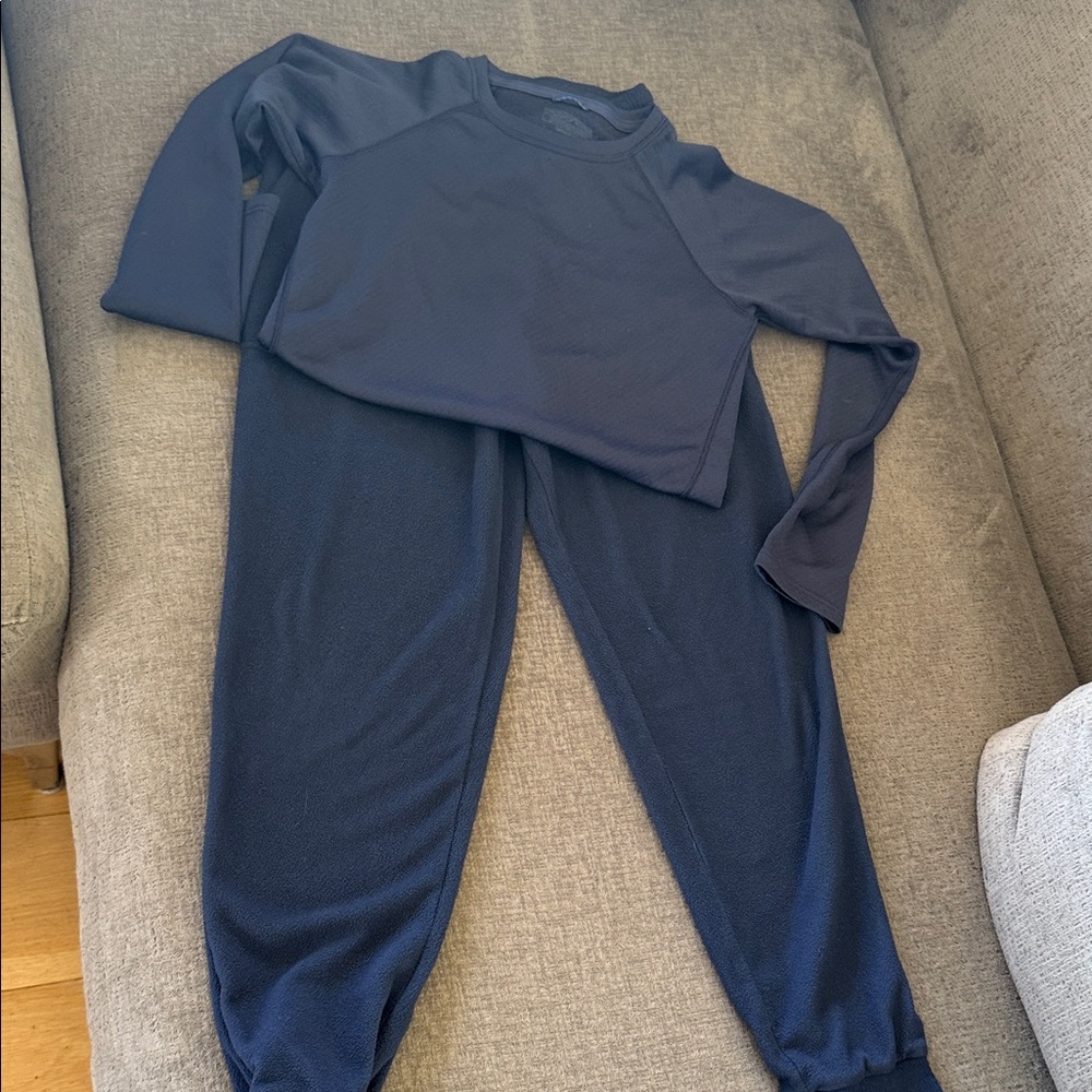 Patagonia Dark Blue Kids underlayer shirt and fleece sweatpants